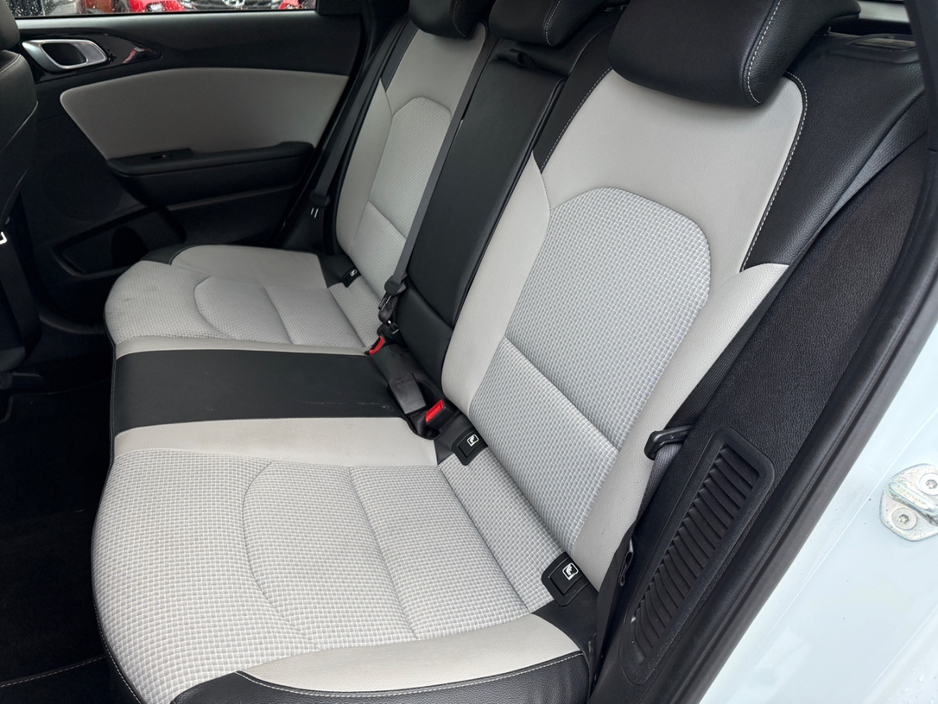 2021 Kia Ceed - image 10