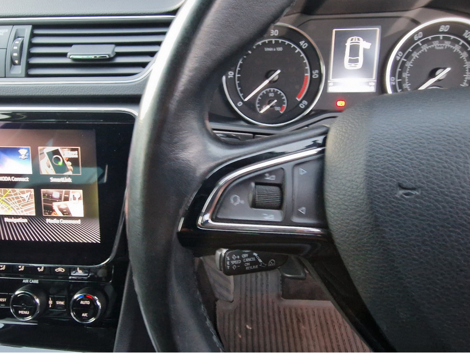 2017 Skoda Superb EXECUTIVE 2.0 TDI DSG-LOW MILEAGE €18,350