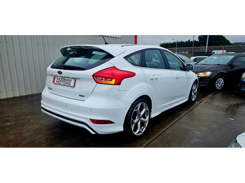 2016 Ford Focus ZETEC S 1.0 ECO 125BHP LOW MILES €9,750