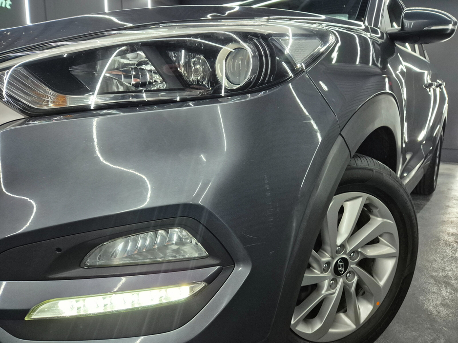 2017 Hyundai Tucson - image 2