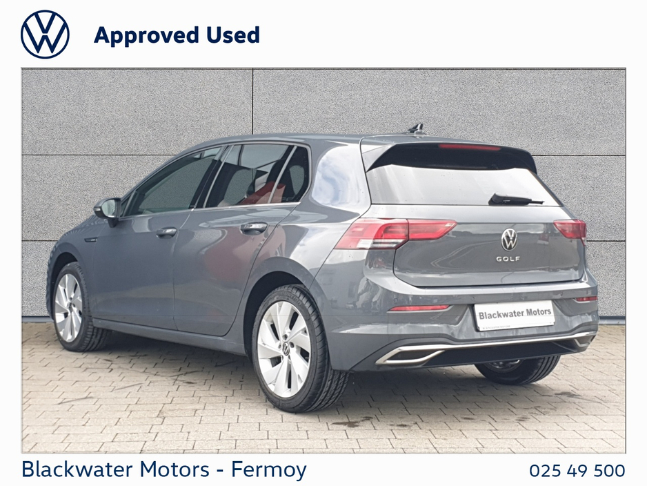 2021 Volkswagen Golf - image 3