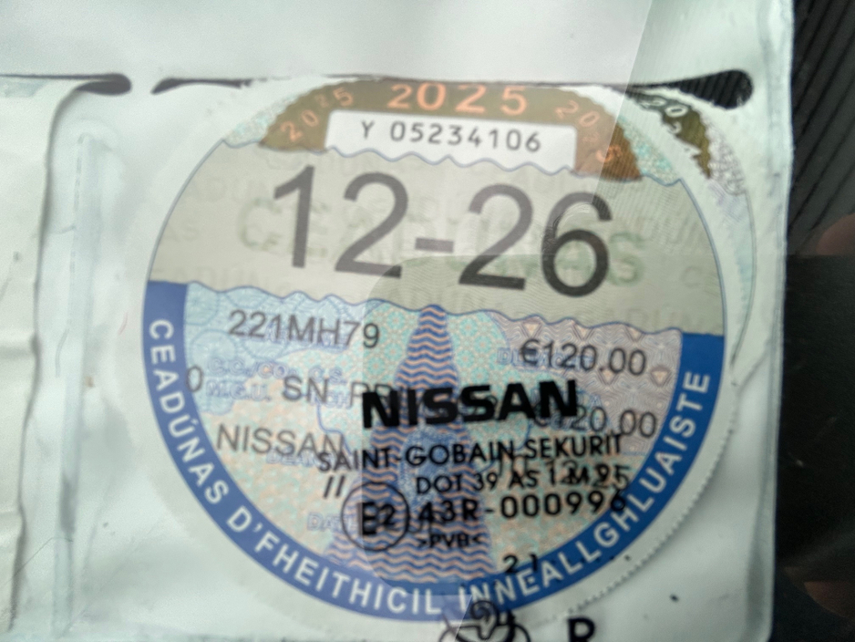 2022 Nissan Leaf - image 12