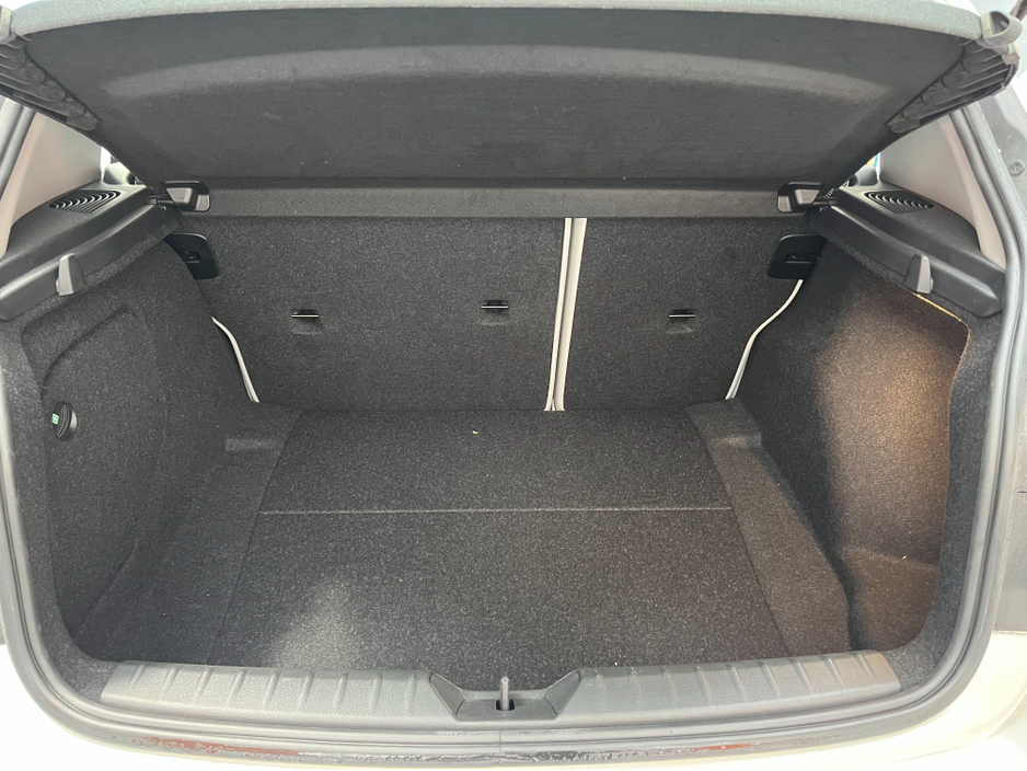 2017 BMW 1 Series - image 8