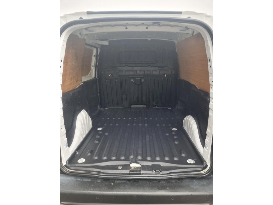 2020 Peugeot Partner  €10,950