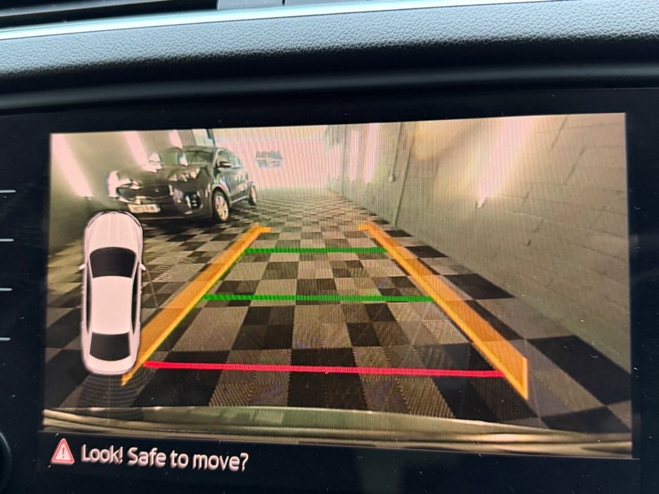 2019 Skoda Octavia - image 10