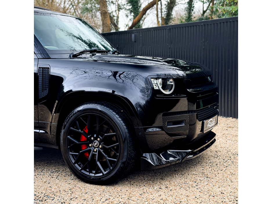 2021 Land Rover Defender - image 3