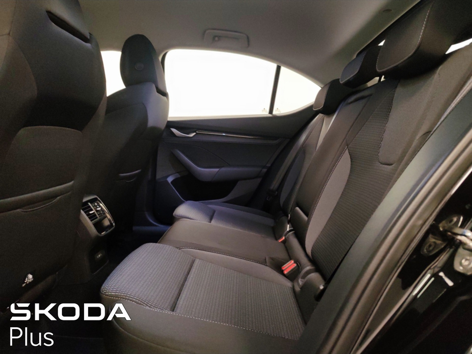 2025 Skoda Octavia - image 7