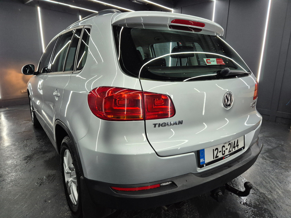 2012 Volkswagen Tiguan - image 13