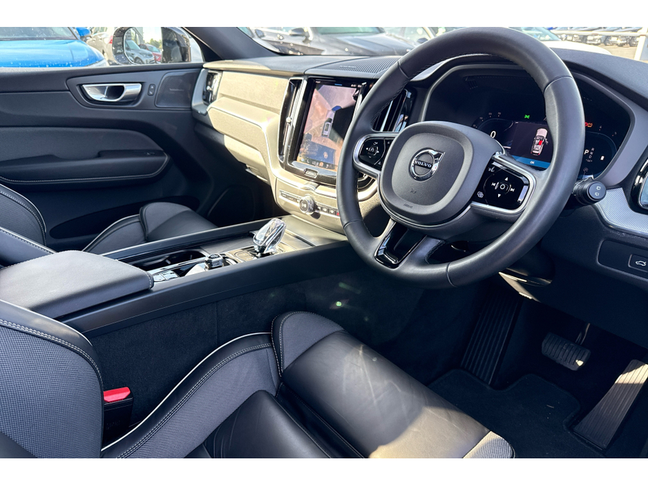 2023 Volvo XC60 + B4 MHEV AWD AUTO PLUS €59,200