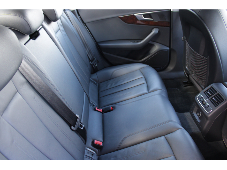 2016 Audi A4 - image 19