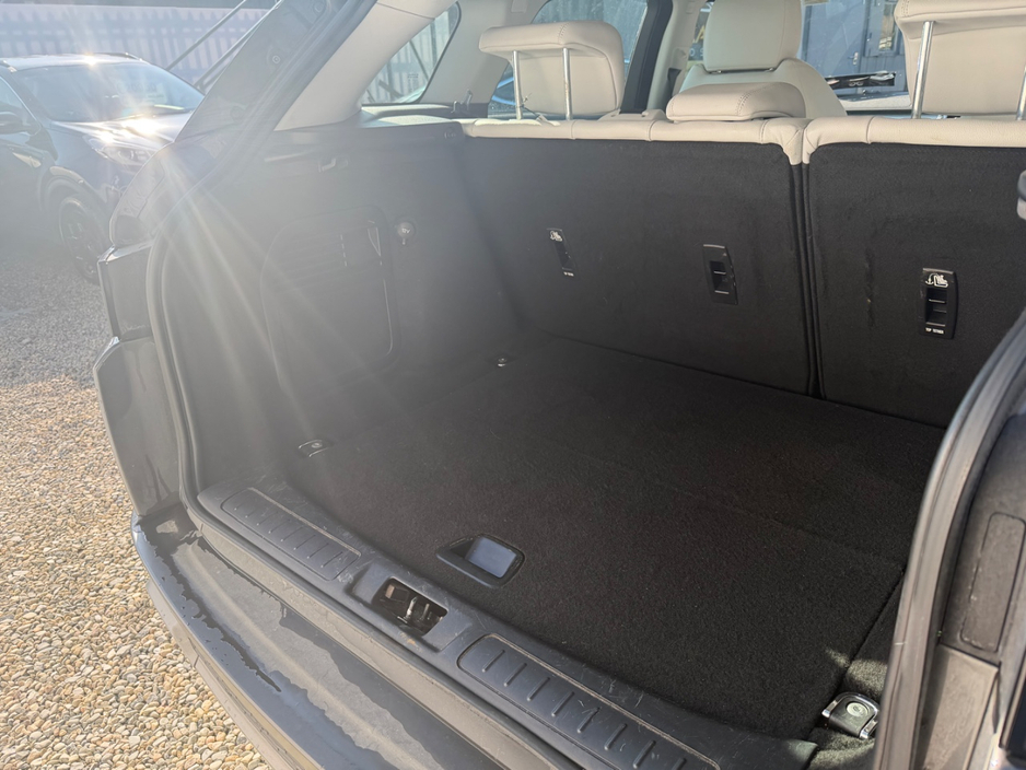 2019 Land Rover Range Rover Evoque - image 21