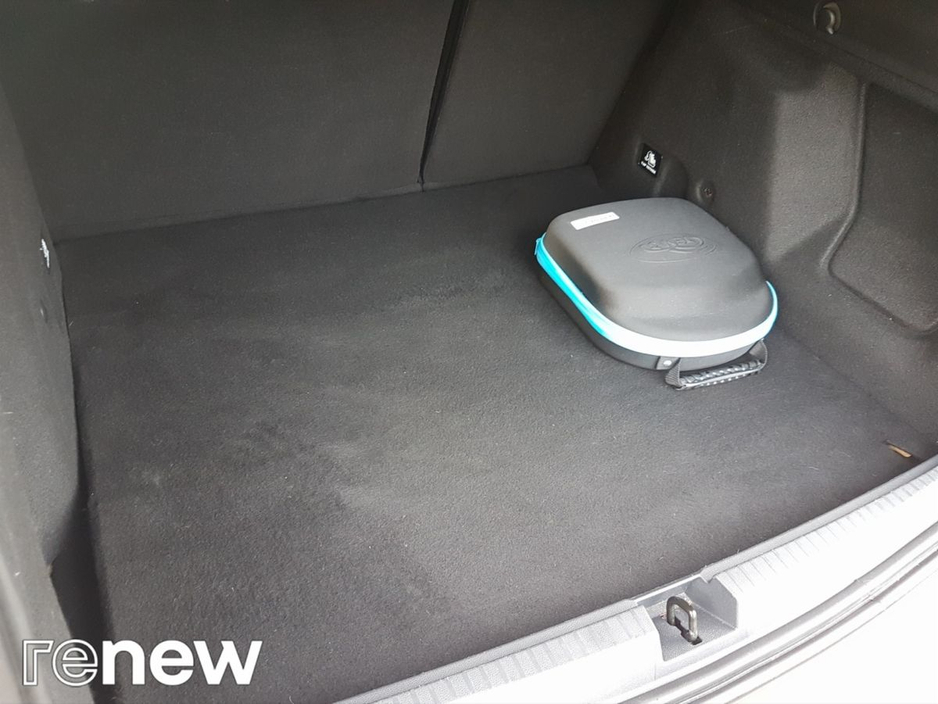 2022 Dacia Duster - image 12