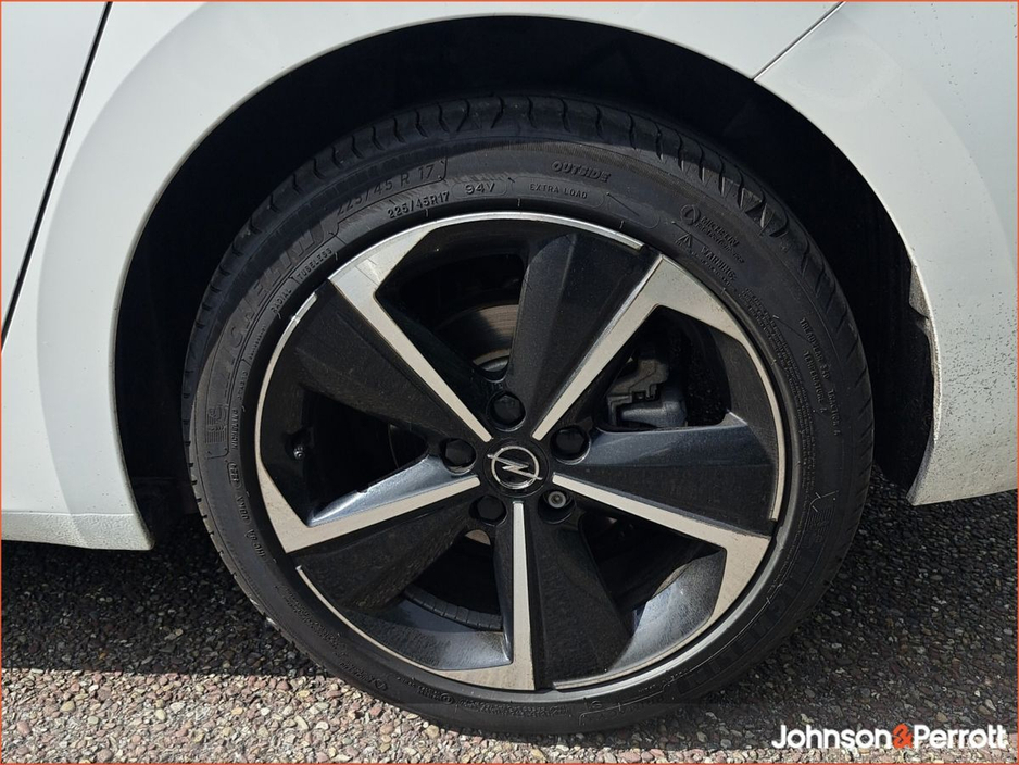 2025 Opel Astra Elegance 1.2 110hp 6-speed MY25 €29,900