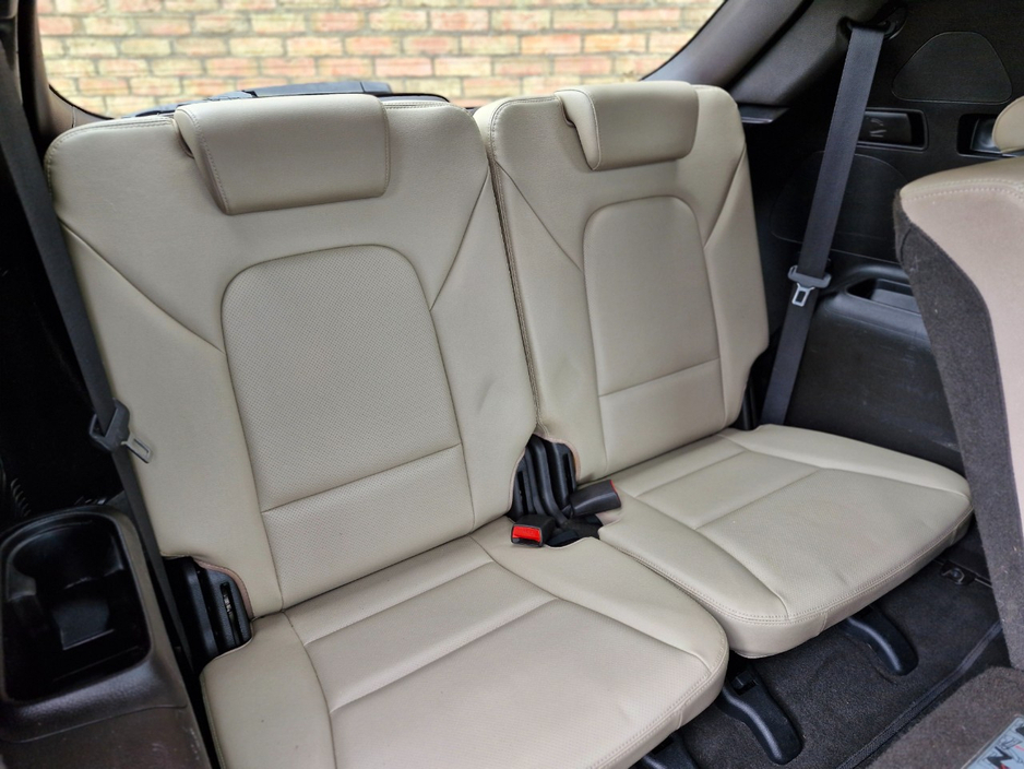 2017 Hyundai Santa Fe - image 24