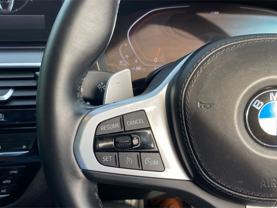 2022 BMW 5 Series - image 17