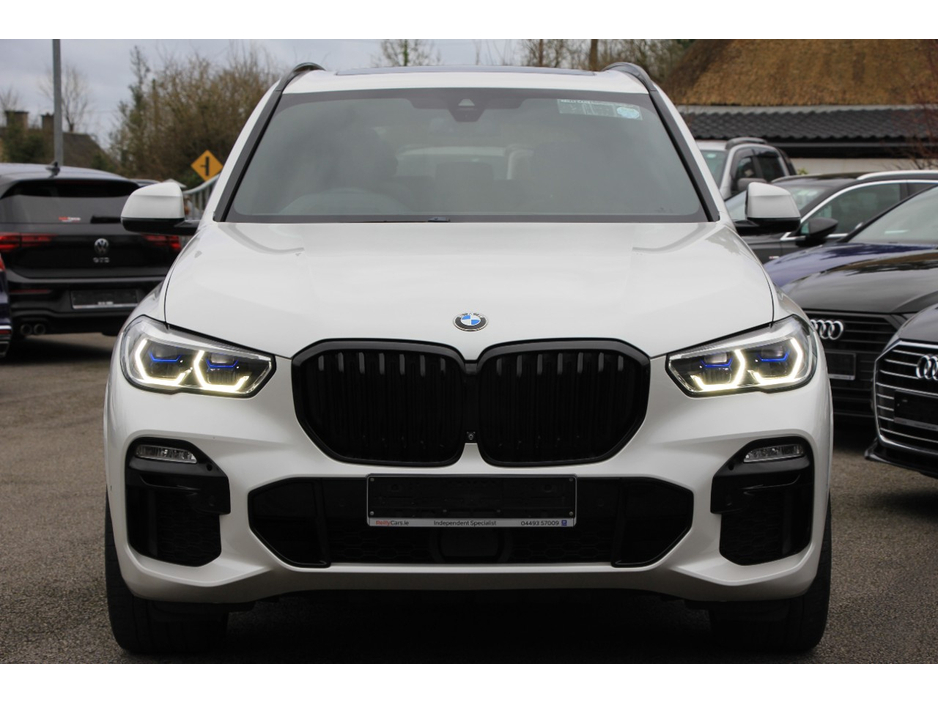 2019 BMW X5 - image 2