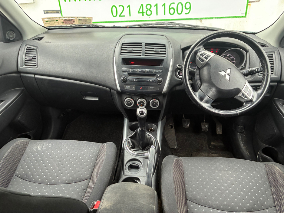 2011 Mitsubishi ASX - image 8