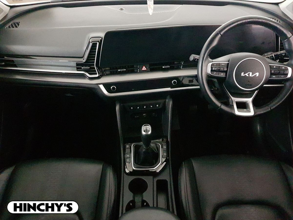 2024 Kia Sportage - image 2