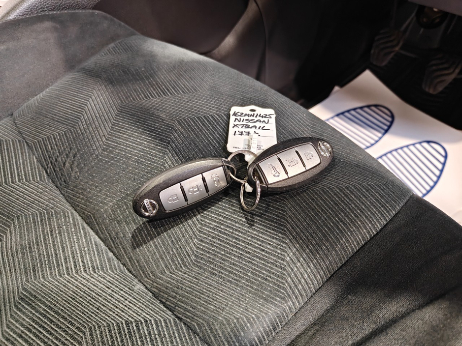 2016 Nissan X-Trail - image 17