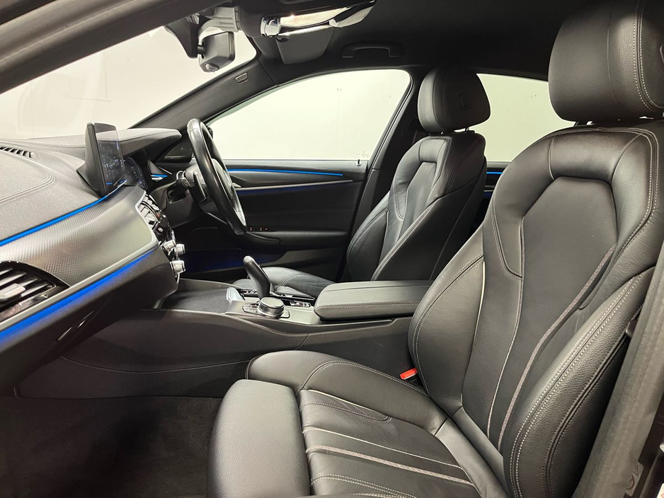 2023 BMW 5 Series - image 19