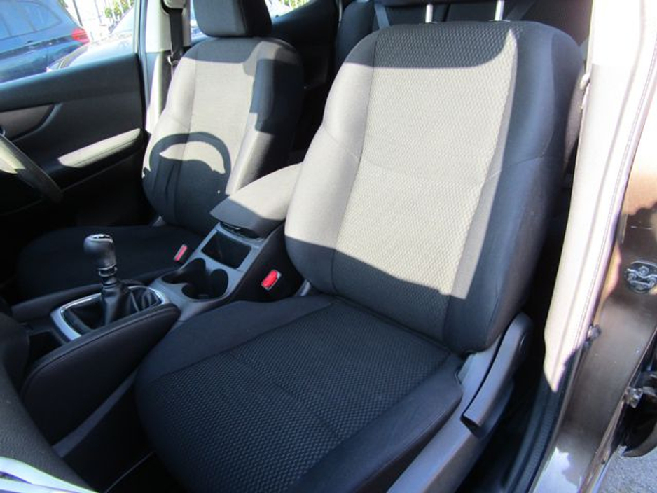 2016 Nissan Qashqai - image 15