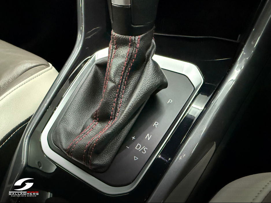 2022 Volkswagen T-Roc R-LINE 1.5 TSI D7F 150HP 5DR A €28,995