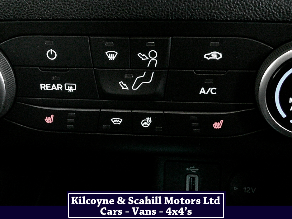 2020 Ford Focus - image 27