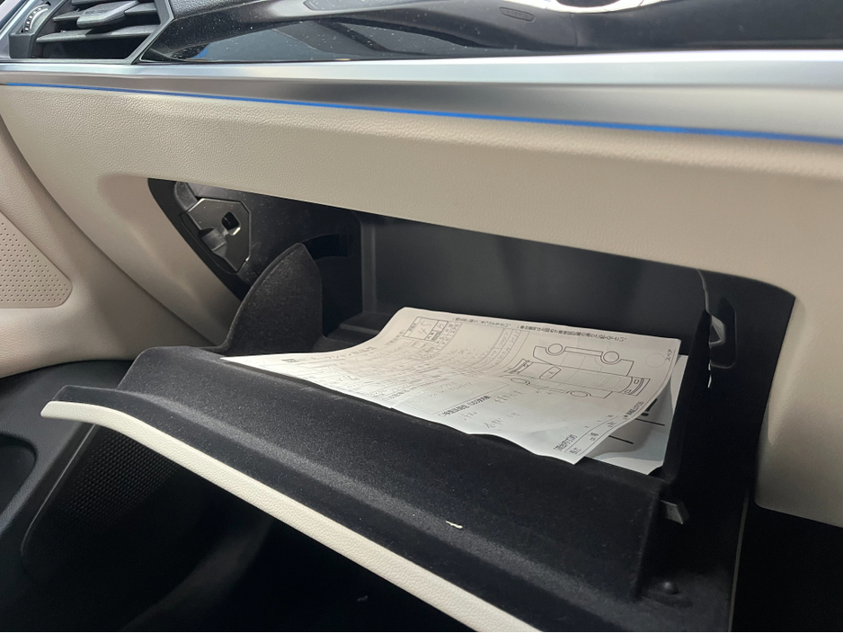 2022 BMW i4 - image 23