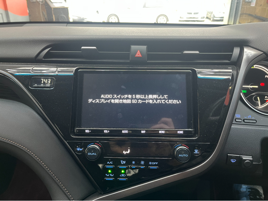 2019 Toyota Camry - image 21