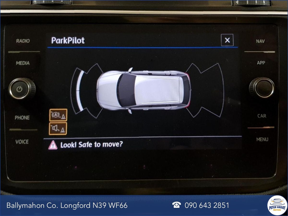 2018 Volkswagen Tiguan - image 24