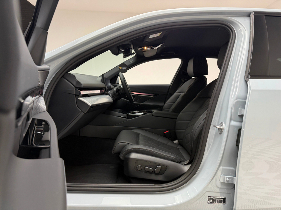 2025 BMW 5 Series 530E M SPORT €71,990