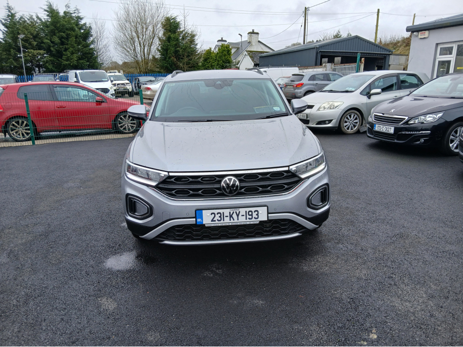 2023 Volkswagen T-Roc LIFE 2.0 TDI MANUAL 6SPEED FWD 1 116HP 5 €29,950