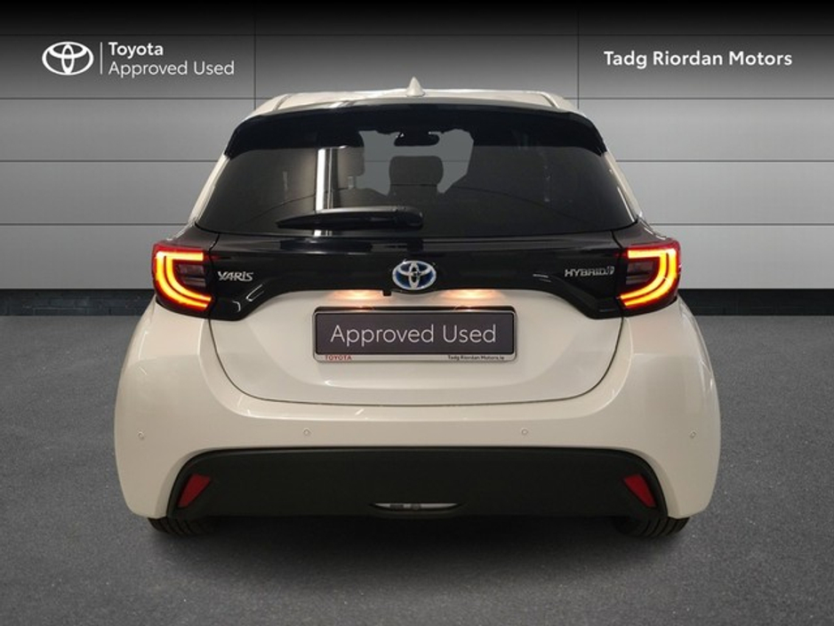 2024 Toyota Yaris - image 4