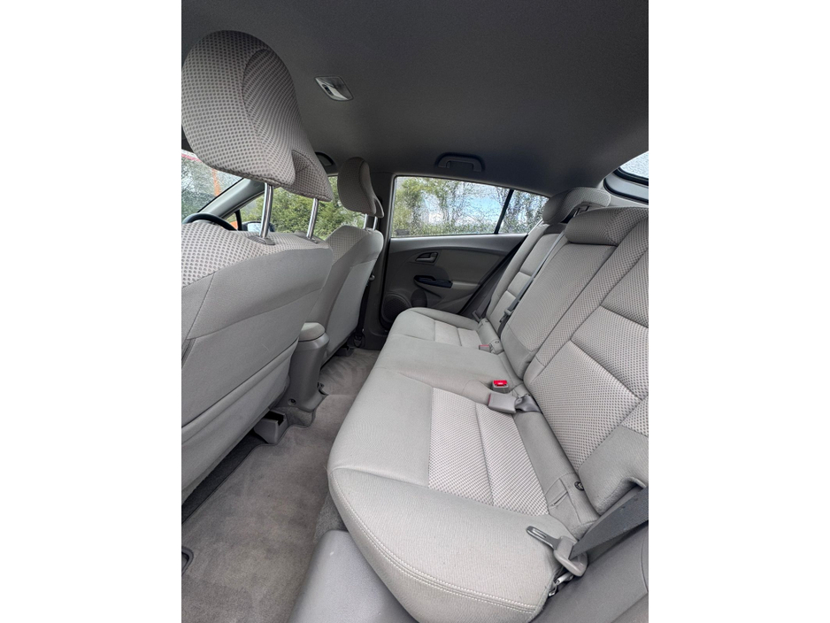 2011 Honda Insight - image 17