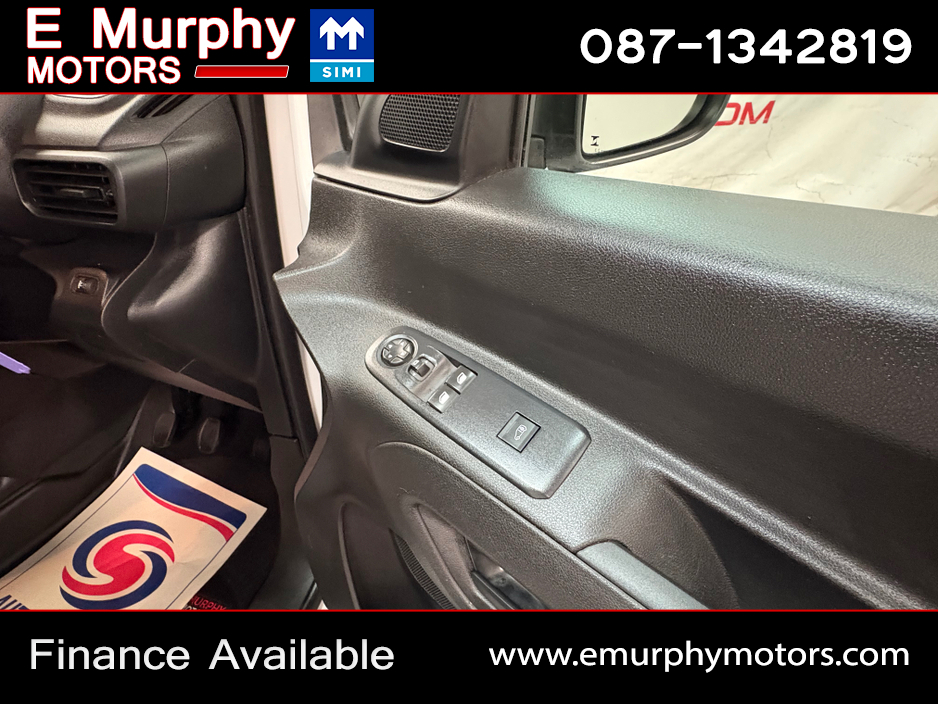 2023 Citroen Berlingo - image 20