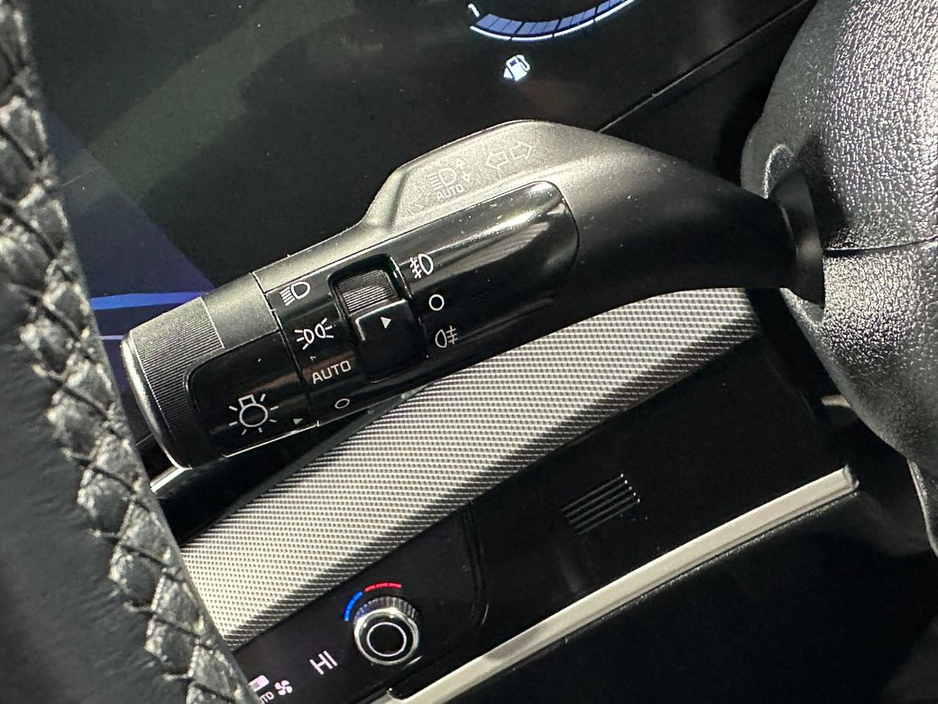 2025 Kia Sportage - image 18