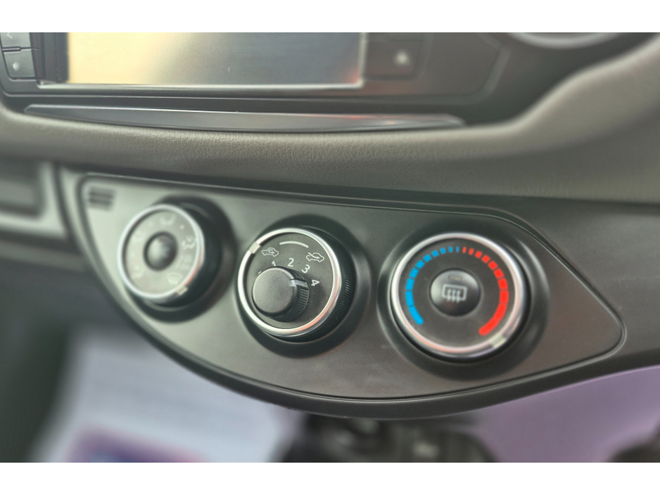 2016 Toyota Vitz - image 20