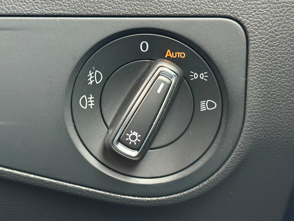 2017 Volkswagen Tiguan - image 23