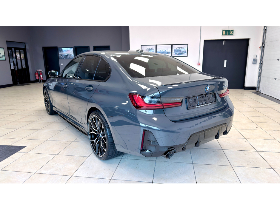 2024 BMW 3 Series - image 22