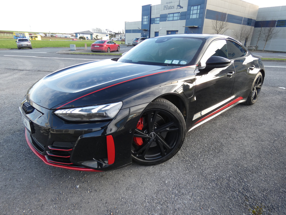 2022 Audi e-tron - image 8