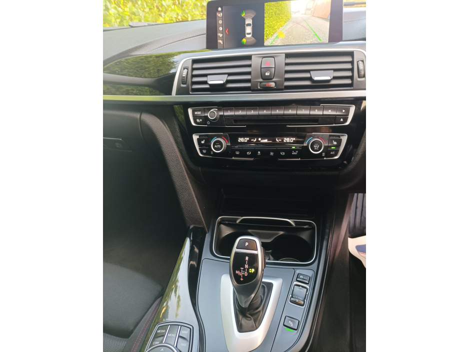 2018 BMW 3 Series 320 DIESEL SPORT LINE SPORTS INTERIOR UNMARKED INSIDE BMW SERVICE HISTORY (9 INPUTS) JUST FULLY SERVICED 2 YEARS NCT 1 YEAR ROAD TAX LOADED WITH EXTRAS €24,949