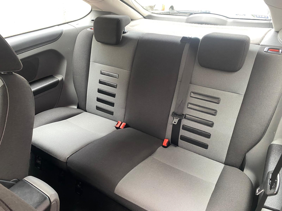 2008 Ford Focus - image 10