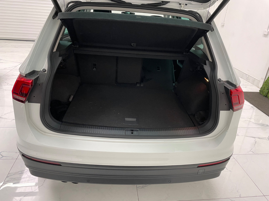 2020 Volkswagen Tiguan - image 5