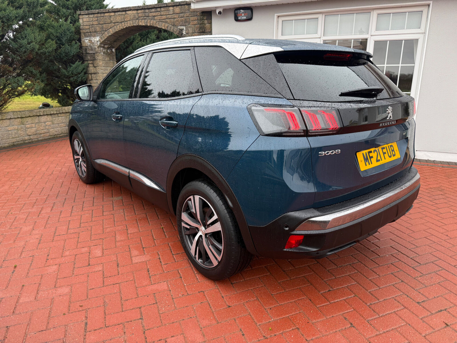 2021 Peugeot 3008 - image 8