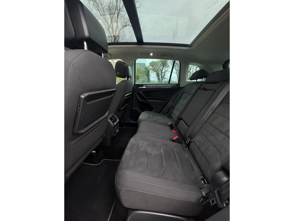 2019 Volkswagen Tiguan - image 25