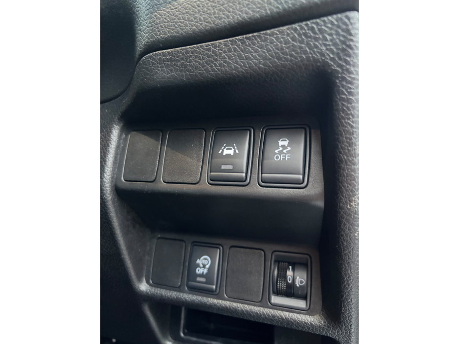 2019 Nissan X-Trail - image 30