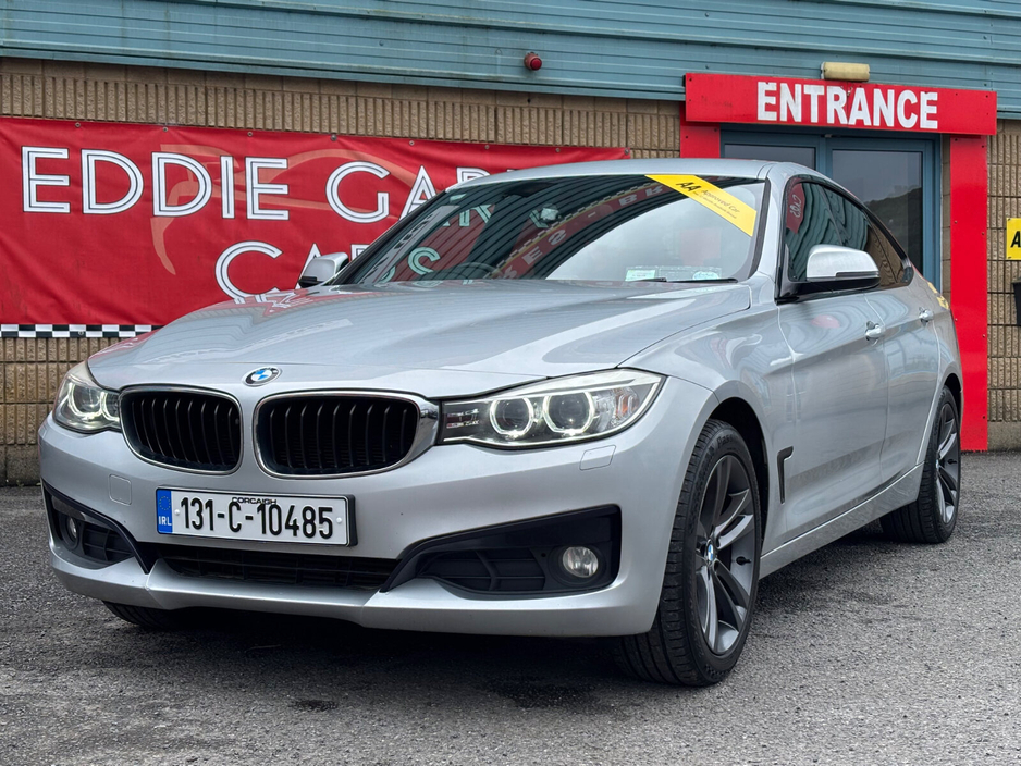 2013 BMW 3 Series - image 2