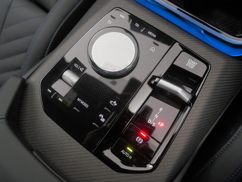 2025 BMW X3 - image 10