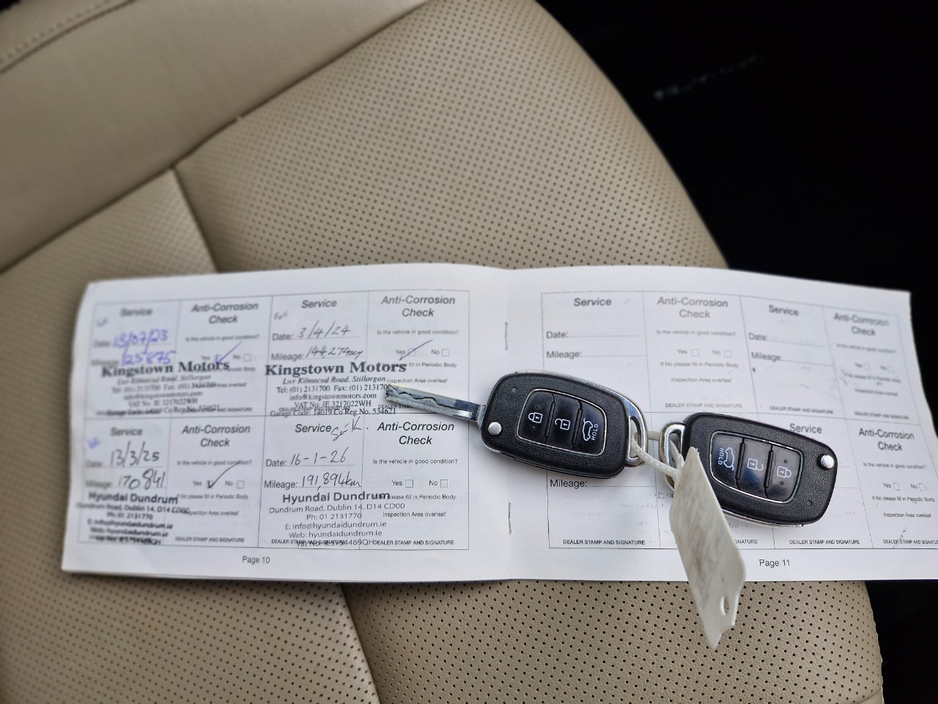 2017 Hyundai Santa Fe - image 20