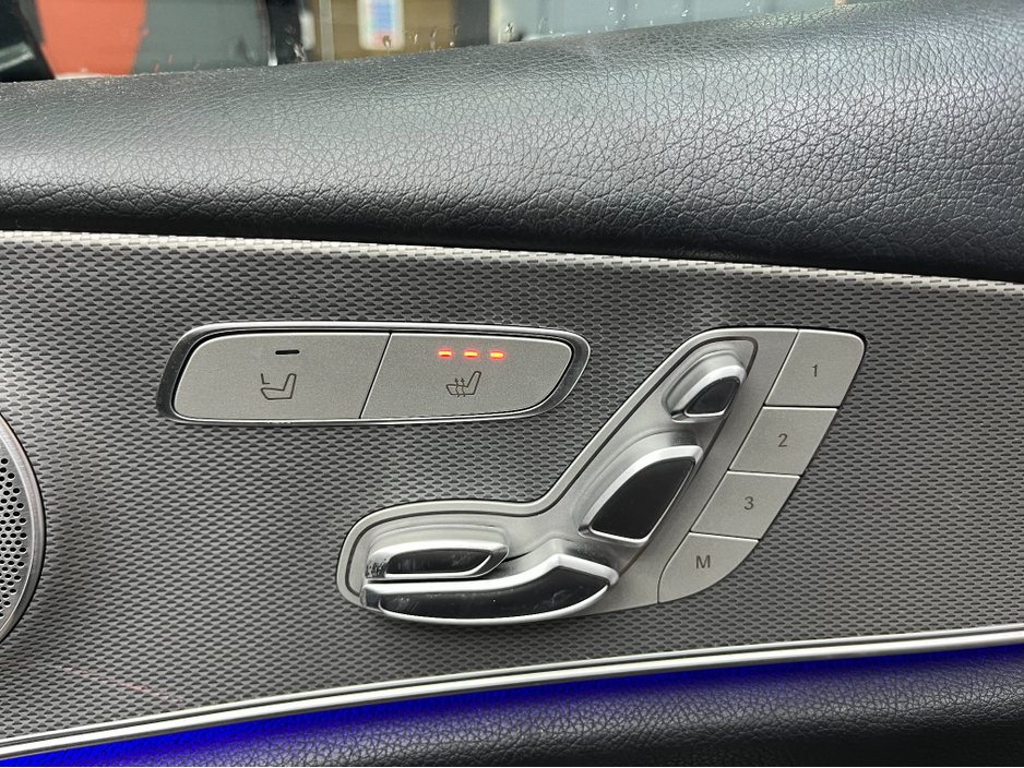 2018 Mercedes-Benz E Class 2018 MERCEDES-BENZ E220D AVANTGARDE 2.0 AUTOMATIC / CRUISE CONTROL / 360° PARKING CAMERA / ELECTRIC MEMORY HEATED FRONT AND REAR SEATS / PADDLE SHIFTERS / APPLE CARPLAY / AMBIENT LIGHTS